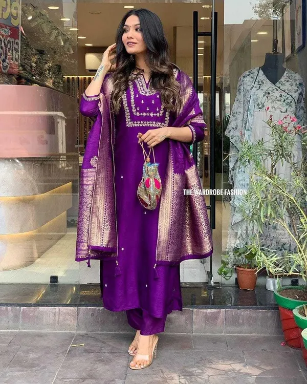 Purple_Viscose_Silk_Heavy_Embroidered_Straight_Kurta_With_Trouser_&_Banarasi_Jacquard_Dupatta_Set_For_Women