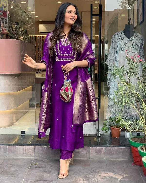 Purple_Viscose_Silk_Heavy_Embroidered_Straight_Kurta_With_Trouser_&_Banarasi_Jacquard_Dupatta_Set_For_Women