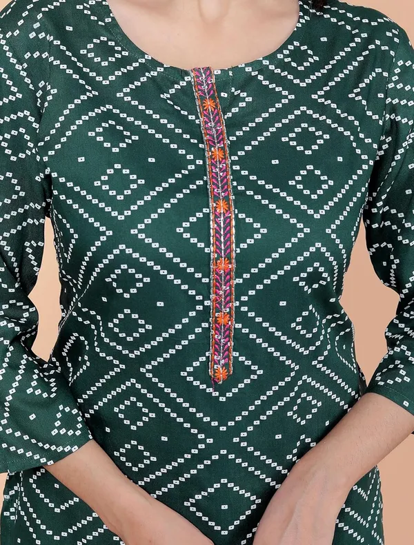 Green_Bandhej_Printed_Straight_3/4Th_Sleeves_Kurti_Perfect_For_Casual,_Formal,_And_Ethnic_Wear_For_Women