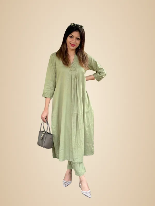 Green_Cotton_Plain_Cord_Set_A-Linen_Straight_Kurti_With_Pant_For_Women