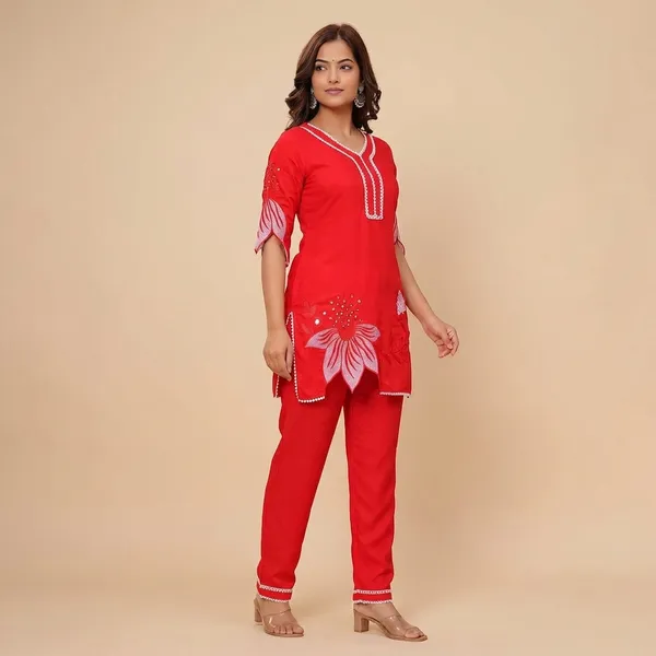 Red_Cotton_Floral_Printed_Short_Straight_Kurti_With_Pant_For_Women
