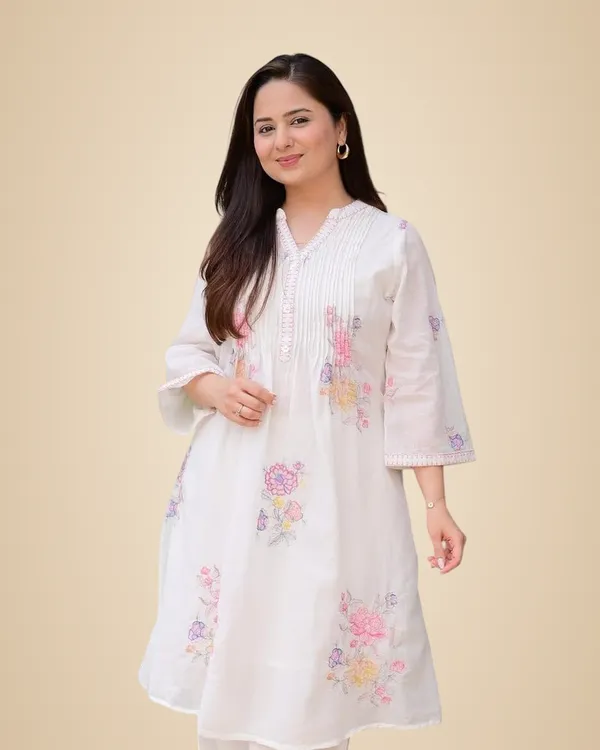 White_Cotton_Embroidery_A-Linen_Kurti_With_Pant_Set_For_Women