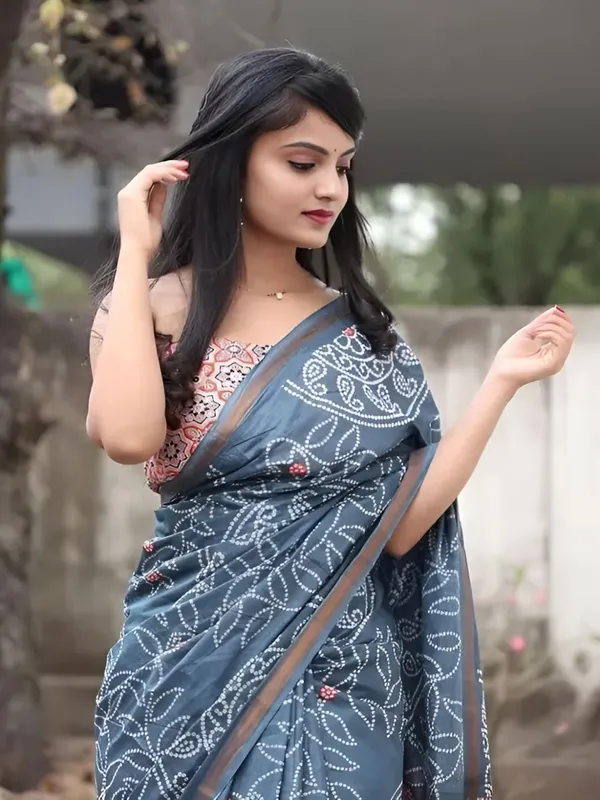 Ethnic_Pure_Soft_Cotton_Linen_Digital_Printed_Saree_with_Unstitched_Blouse_Piece_|_Bollywood_Style_Lightweight_Traditional_Wear_for_Women