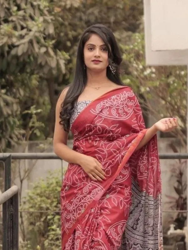 Ethnic_Pure_Soft_Cotton_Linen_Digital_Printed_Saree_with_Unstitched_Blouse_Piece_|_Bollywood_Style_Lightweight_Traditional_Wear_for_Women