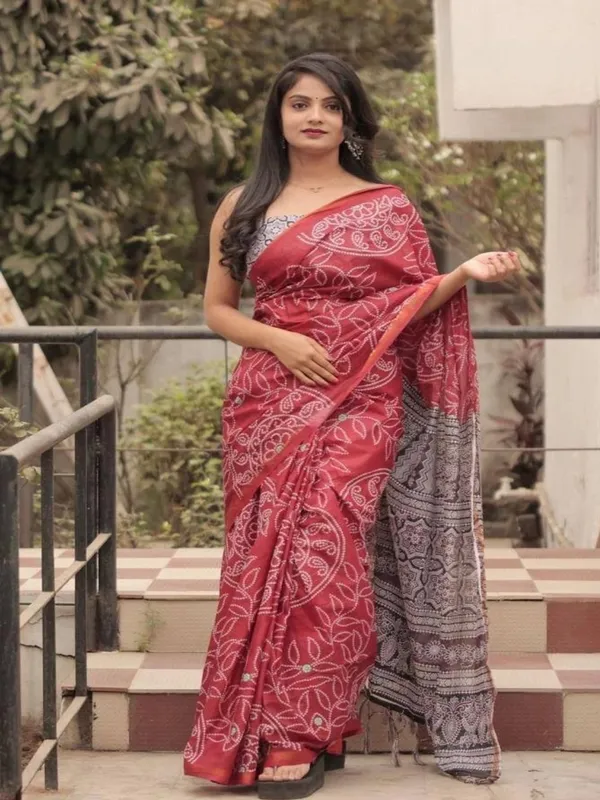 Ethnic_Pure_Soft_Cotton_Linen_Digital_Printed_Saree_with_Unstitched_Blouse_Piece_|_Bollywood_Style_Lightweight_Traditional_Wear_for_Women