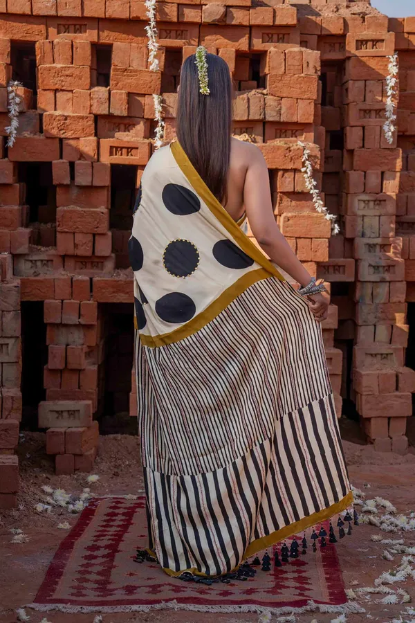 Ethnic_Pure_Soft_Chinon_Silk_Digital_Printed_Saree_with_Unstitched_Blouse_Piece_|_Bollywood_Style_Lightweight_Traditional_Wear_for_Women