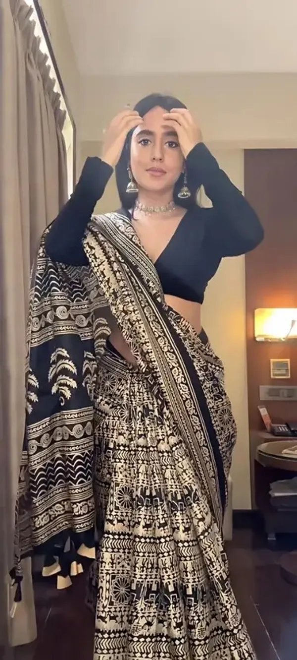 Ethnic_Pure_Soft_Chinon_Silk_Digital_Printed_Saree_with_Unstitched_Blouse_Piece_|_Bollywood_Style_Lightweight_Traditional_Wear_for_Women
