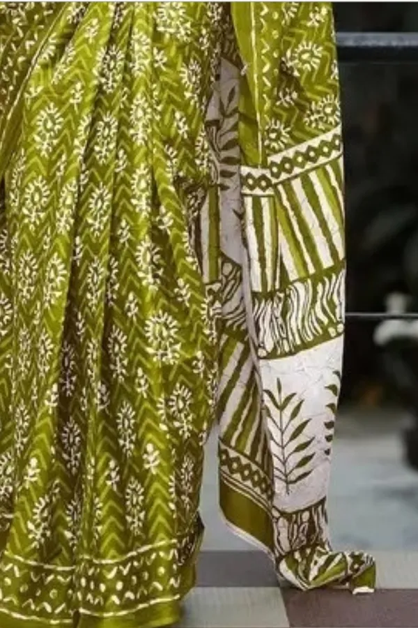 Ethnic_Pure_Soft_Chanderi_Cotton_Digital_Printed_Saree_with_Unstitched_Blouse_Piece_|_Bollywood_Style_Lightweight_Traditional_Wear_for_Women