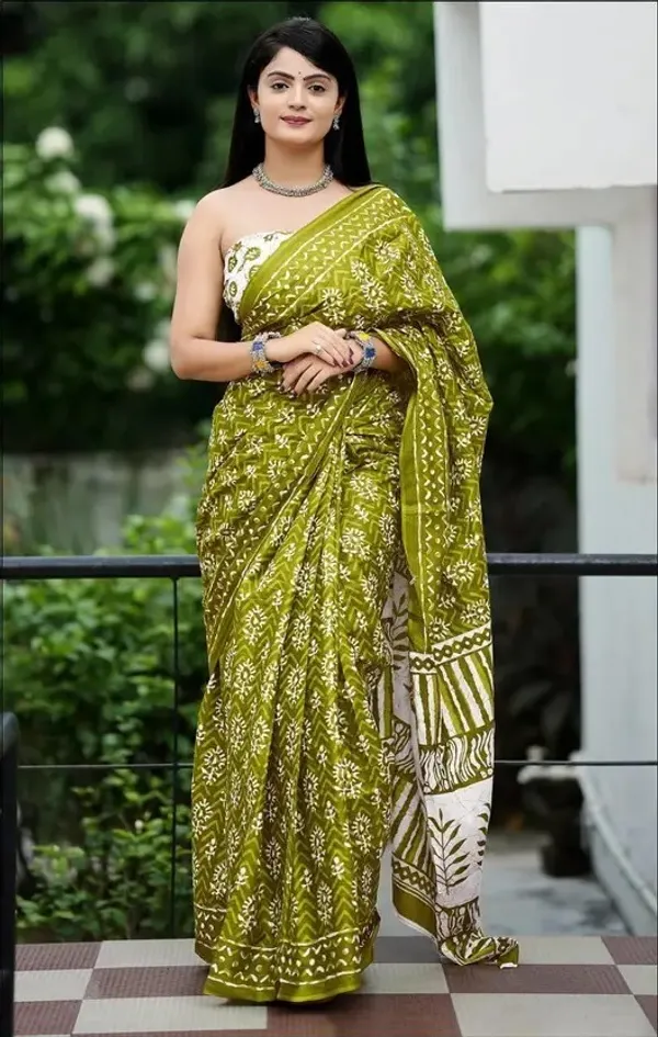 Ethnic_Pure_Soft_Chanderi_Cotton_Digital_Printed_Saree_with_Unstitched_Blouse_Piece_|_Bollywood_Style_Lightweight_Traditional_Wear_for_Women