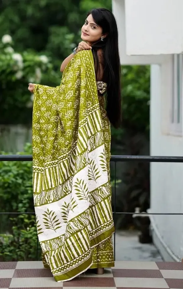 Ethnic_Pure_Soft_Chanderi_Cotton_Digital_Printed_Saree_with_Unstitched_Blouse_Piece_|_Bollywood_Style_Lightweight_Traditional_Wear_for_Women