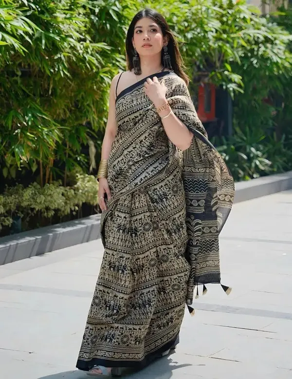 Ethnic_Pure_Soft_Chinon_Silk_Digital_Printed_Saree_with_Unstitched_Blouse_Piece_|_Bollywood_Style_Lightweight_Traditional_Wear_for_Women