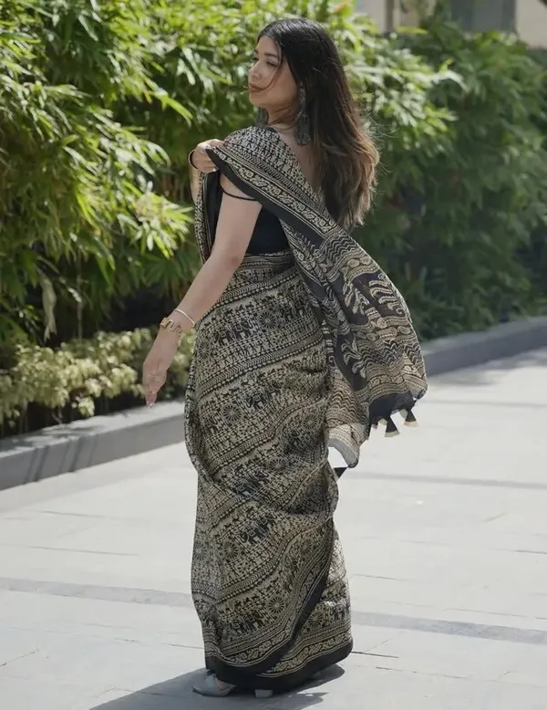 Ethnic_Pure_Soft_Chinon_Silk_Digital_Printed_Saree_with_Unstitched_Blouse_Piece_|_Bollywood_Style_Lightweight_Traditional_Wear_for_Women