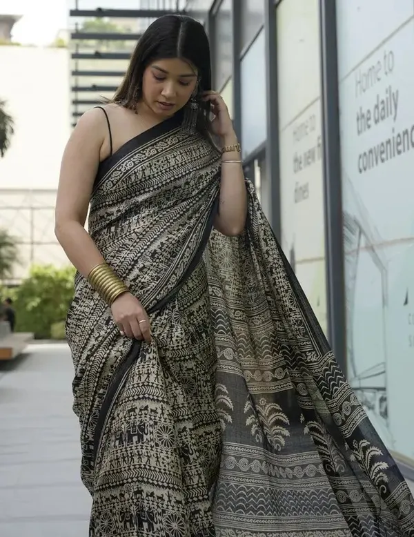 Ethnic_Pure_Soft_Chinon_Silk_Digital_Printed_Saree_with_Unstitched_Blouse_Piece_|_Bollywood_Style_Lightweight_Traditional_Wear_for_Women