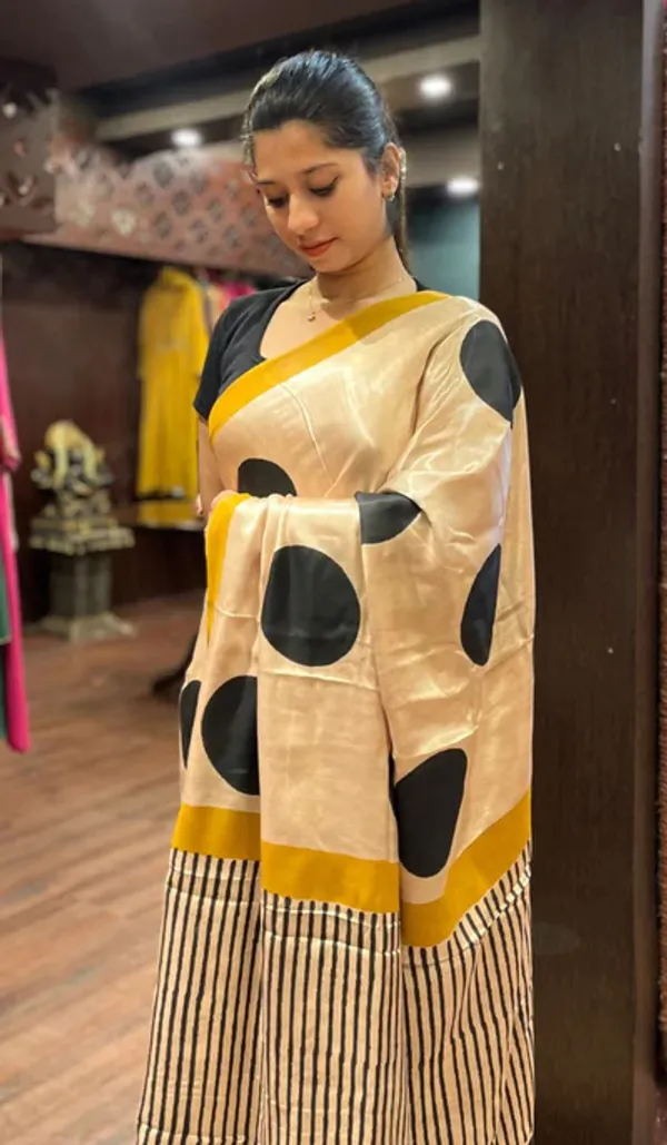 Ethnic_Pure_Soft_Chinon_Silk_Digital_Printed_Saree_with_Unstitched_Blouse_Piece_|_Bollywood_Style_Lightweight_Traditional_Wear_for_Women