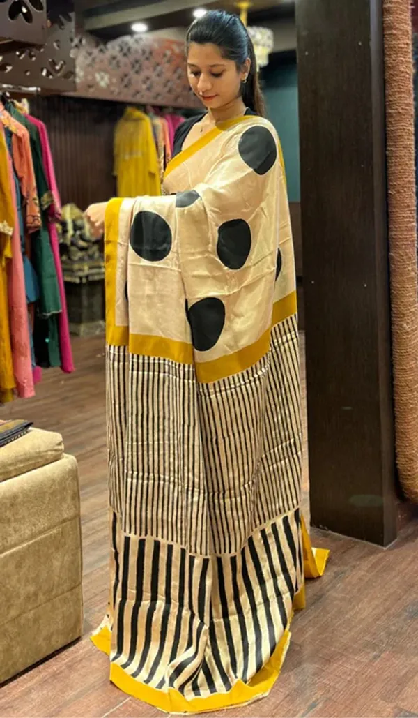 Ethnic_Pure_Soft_Chinon_Silk_Digital_Printed_Saree_with_Unstitched_Blouse_Piece_|_Bollywood_Style_Lightweight_Traditional_Wear_for_Women