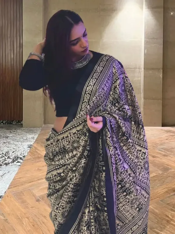 Ethnic_Pure_Soft_Chinon_Silk_Digital_Printed_Saree_with_Unstitched_Blouse_Piece_|_Bollywood_Style_Lightweight_Traditional_Wear_for_Women