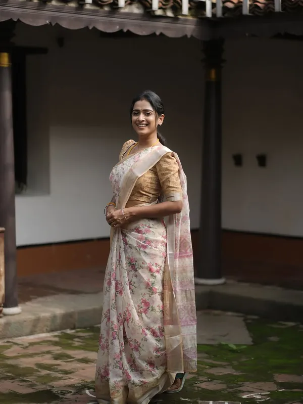 Ethnic_Pure_Soft_Cotton_Linen_Digital_Printed_Saree_with_Unstitched_Blouse_Piece_|_Bollywood_Style_Lightweight_Traditional_Wear_for_Women