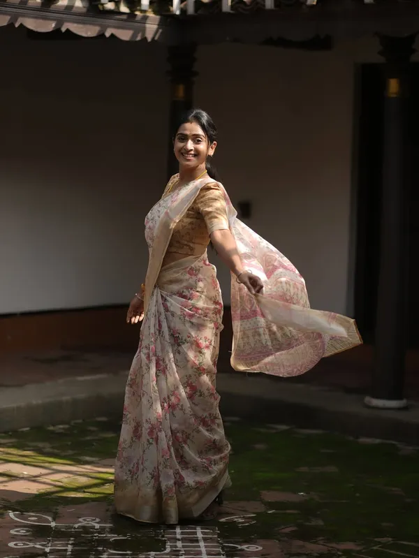 Ethnic_Pure_Soft_Cotton_Linen_Digital_Printed_Saree_with_Unstitched_Blouse_Piece_|_Bollywood_Style_Lightweight_Traditional_Wear_for_Women