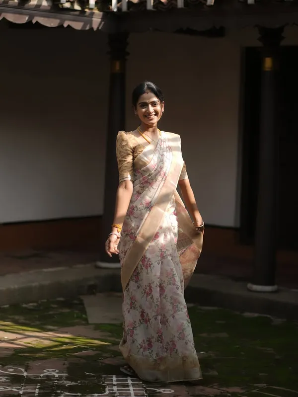 Ethnic_Pure_Soft_Cotton_Linen_Digital_Printed_Saree_with_Unstitched_Blouse_Piece_|_Bollywood_Style_Lightweight_Traditional_Wear_for_Women