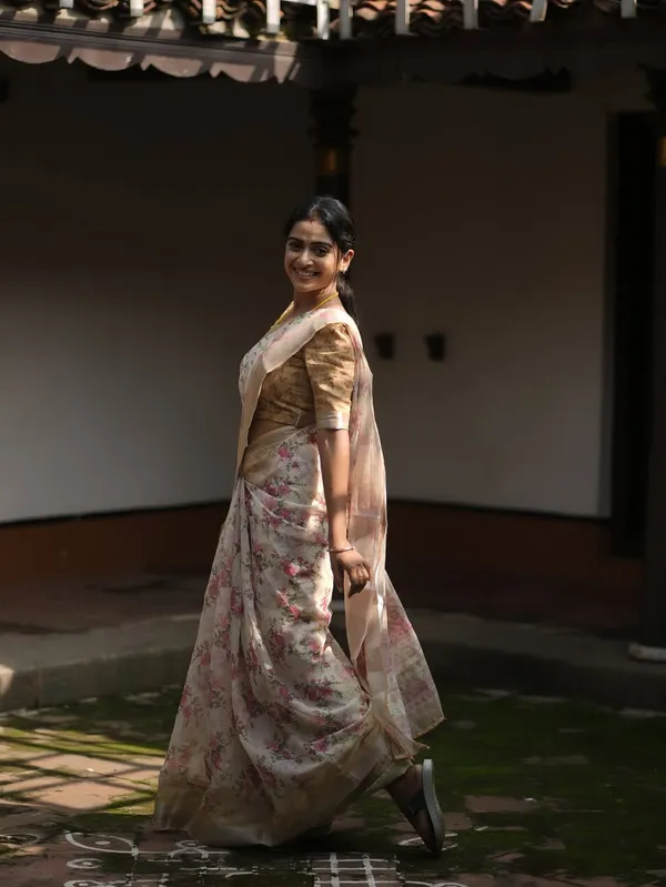 Ethnic_Pure_Soft_Cotton_Linen_Digital_Printed_Saree_with_Unstitched_Blouse_Piece_|_Bollywood_Style_Lightweight_Traditional_Wear_for_Women