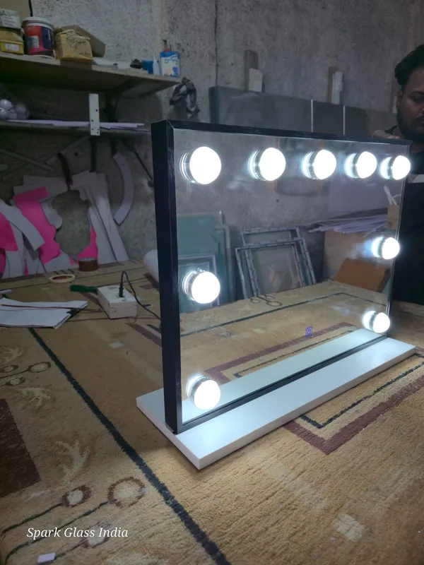 Hollywood_Style_Vanity_Mirror_With_Led_Lights_Professional_Makeup_Mirror_With_9_Dimmable_Bulbs