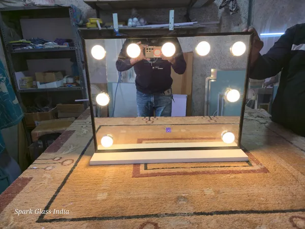 Hollywood_Style_Vanity_Mirror_With_Led_Lights_Professional_Makeup_Mirror_With_9_Dimmable_Bulbs