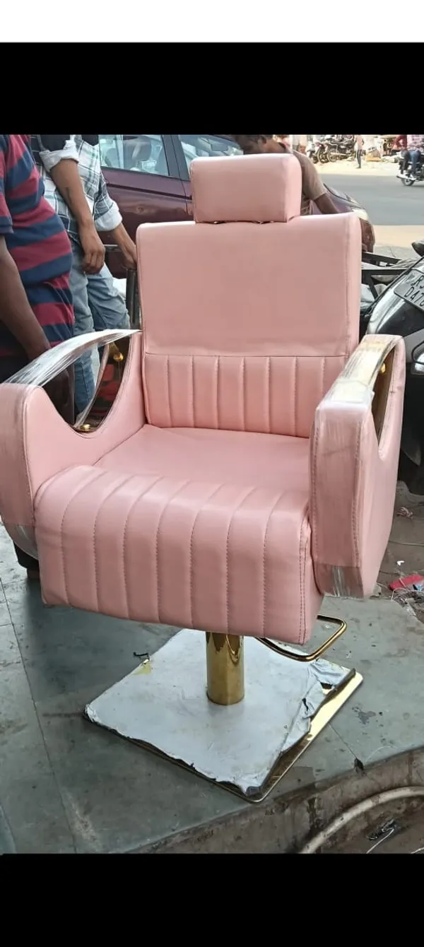 Pink_Salon_Chair_With_Gold_Base_And_Adjustable_Height