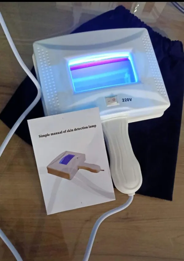 Skin_Detection_Uv_Lamp_Portable_Handheld_Wood_Lamp_For_Skin_Analysis