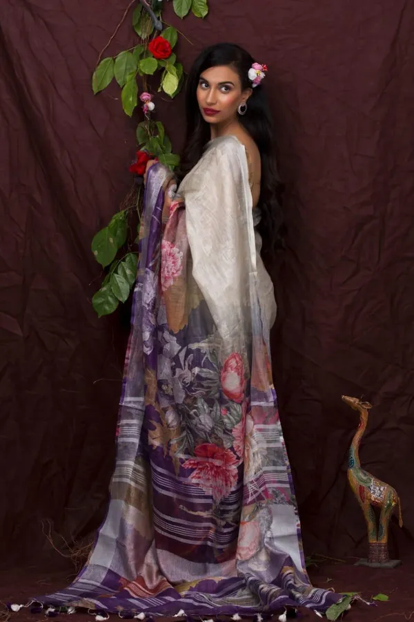 Elegant_Floral_Print_Saree_With_Sheer_Dupatta