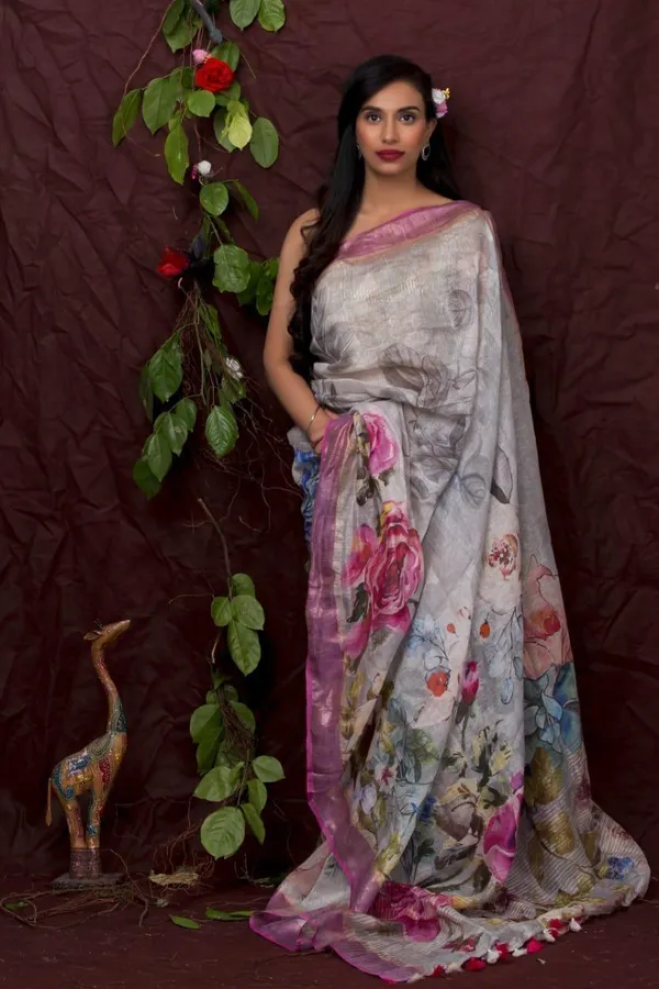 Elegant_Floral_Print_Saree_In_Grey_And_Pink