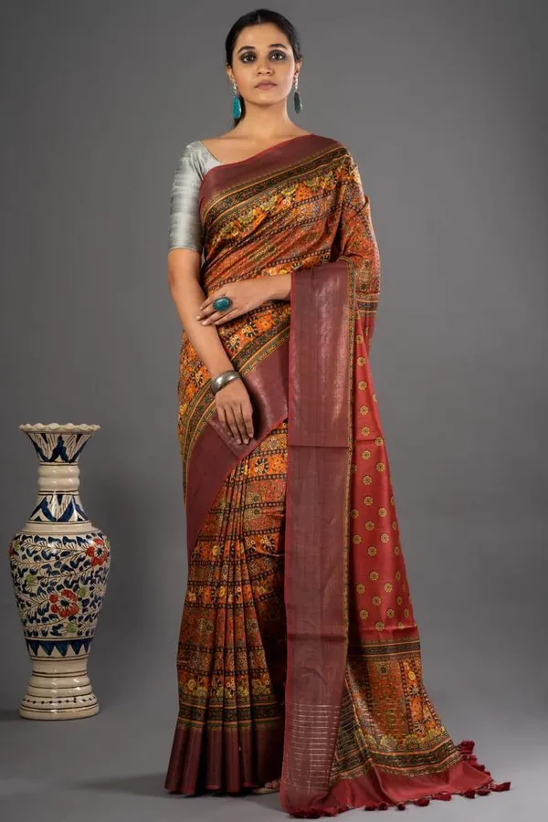 Traditional_Printed_Silk_Saree_With_Woven_Border_And_Pallu