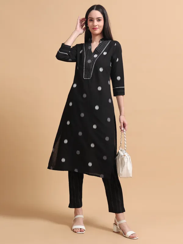 Black_Polka_Dot_Kurta_Set_With_Embroidered_Neckline_For_Women