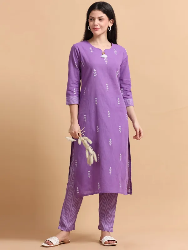 Purple_Foil_Print_Kurta_With_Pants_Set_And_White_Embroidered_Cotton_Kurta_Set_For_Women