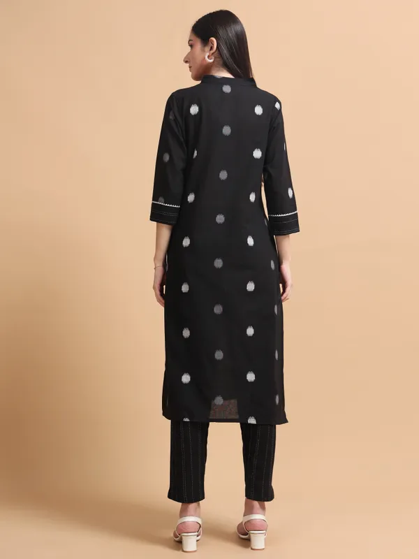 Black_Polka_Dot_Kurta_Set_With_Embroidered_Neckline_For_Women