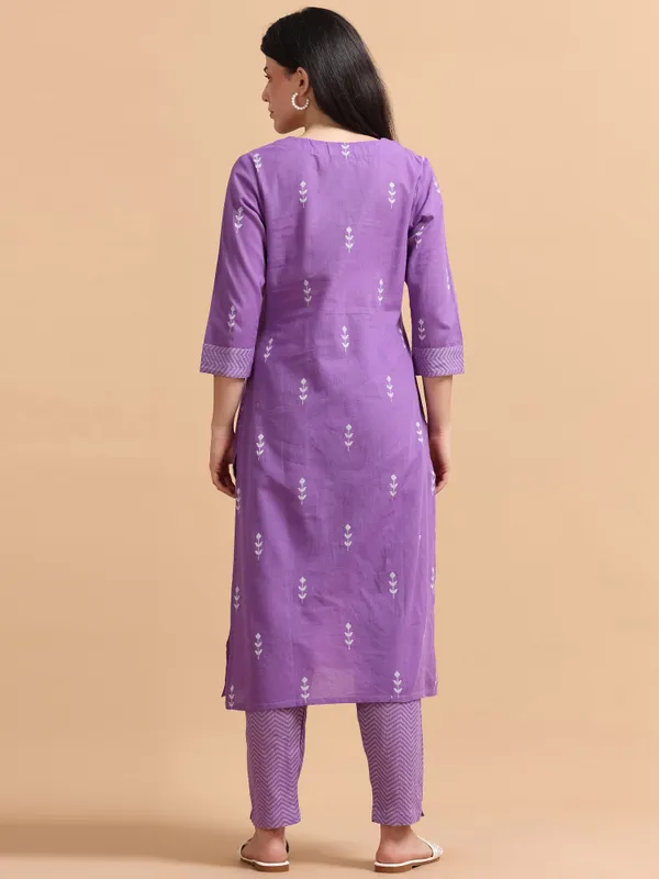 Purple_Foil_Print_Kurta_With_Pants_Set_And_White_Embroidered_Cotton_Kurta_Set_For_Women