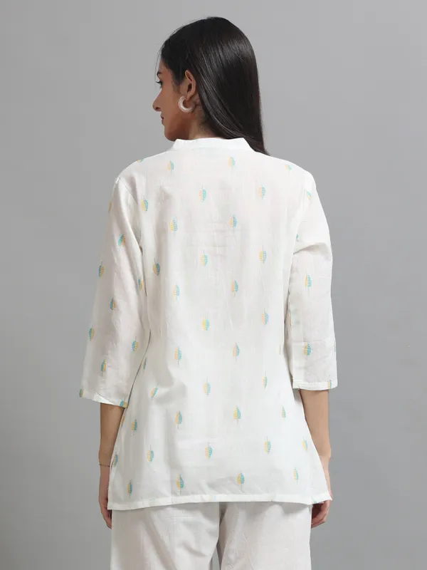 White_Embroidered_Cotton_Kurta_Set_For_Women