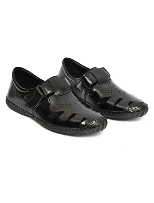 Black_Synthetic_Leather_Closed_Toe_Sandals_For_Men