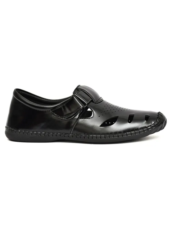 Black_Synthetic_Leather_Closed_Toe_Sandals_For_Men