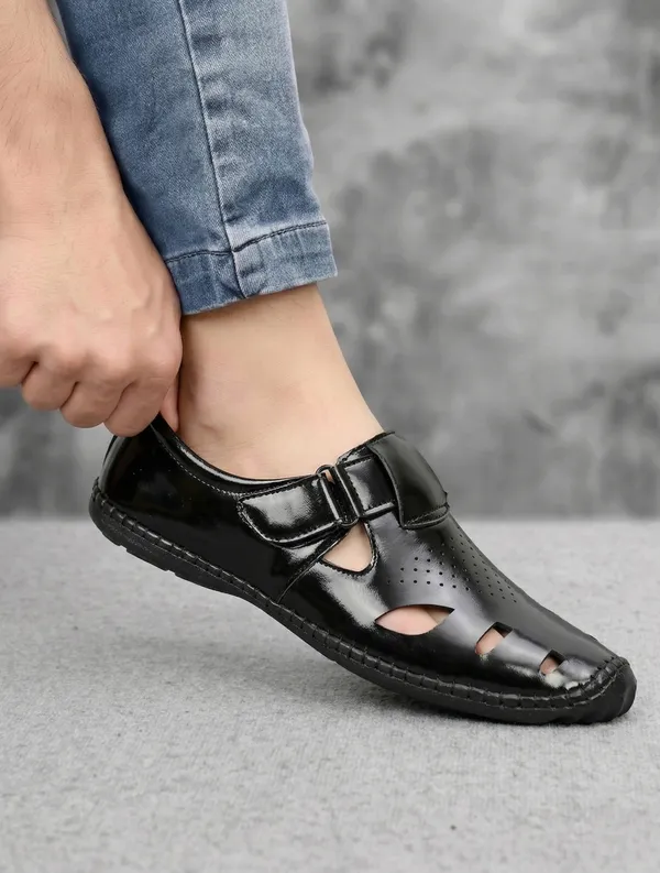 Black_Synthetic_Leather_Closed_Toe_Sandals_For_Men