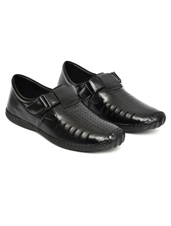 Black_Synthetic_Leather_Closed_Toe_Slip_On_Sandals_For_Men