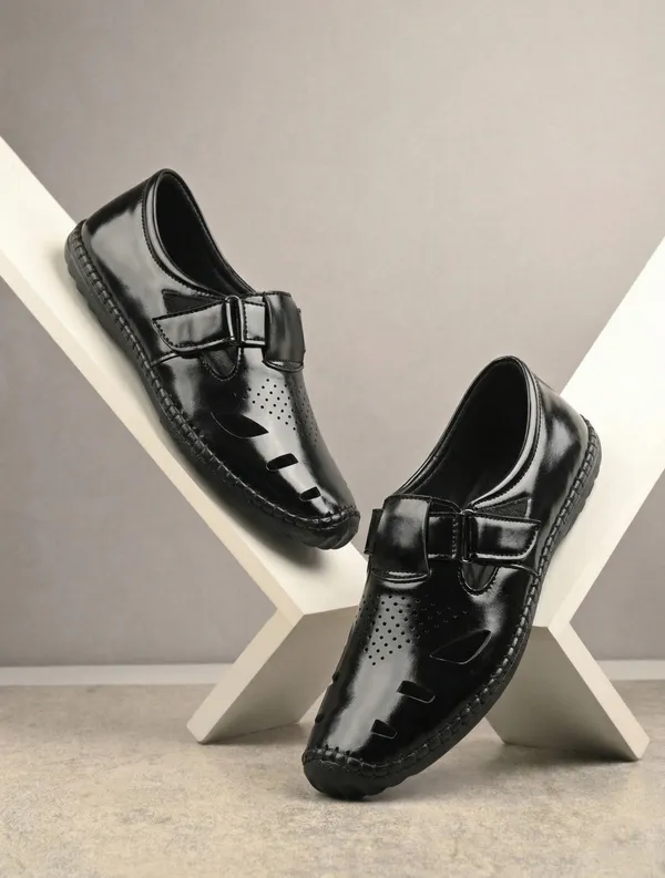 Black_Synthetic_Leather_Closed_Toe_Sandals_For_Men
