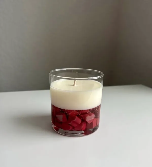 Decorative_Scented_Gel_Candle_With_Rose_Petals