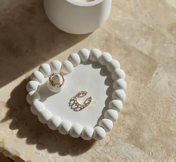 White_Ceramic_Heart-Shaped_Jewelry_Tray_With_Scalloped_Edges