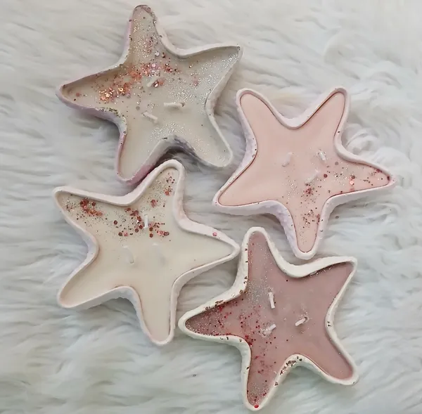 Resin_Starfish_Coasters_-_Set_Of_4_(Pink_&_White_With_Gold_Flakes)