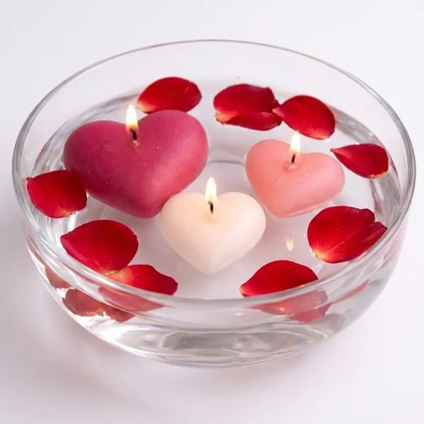 Heart-Shaped_Floating_Candles_With_Rose_Petals_-_Set_Of_3