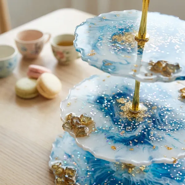3-Tier_Resin_Geode_Cake_Stand_With_Gold_Handle_-_Blue_&_White_Marble_Design