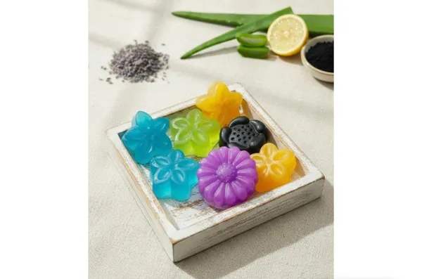 Handcrafted_Decorative_Flower-Shaped_Soap_Set_Of_4