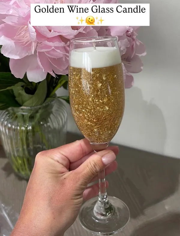 Golden_Wine_Glass_Candle_-_Champagne_Style_Decorative_Candle