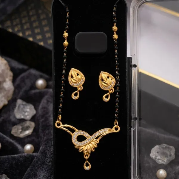 Gold_Alloy_Necklace_Set_with_Earrings_For_Women