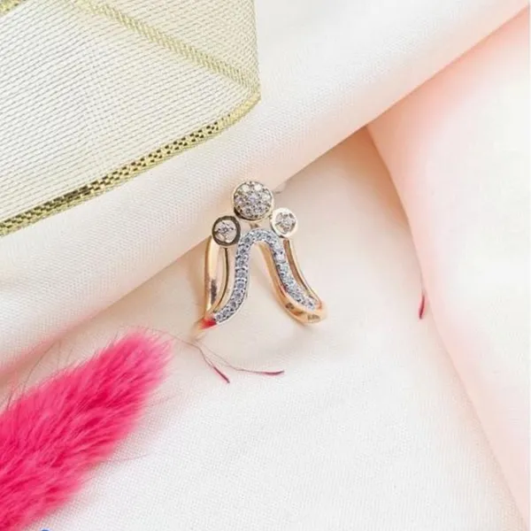 Gold_Alloy_Stud_Earrings_For_Women